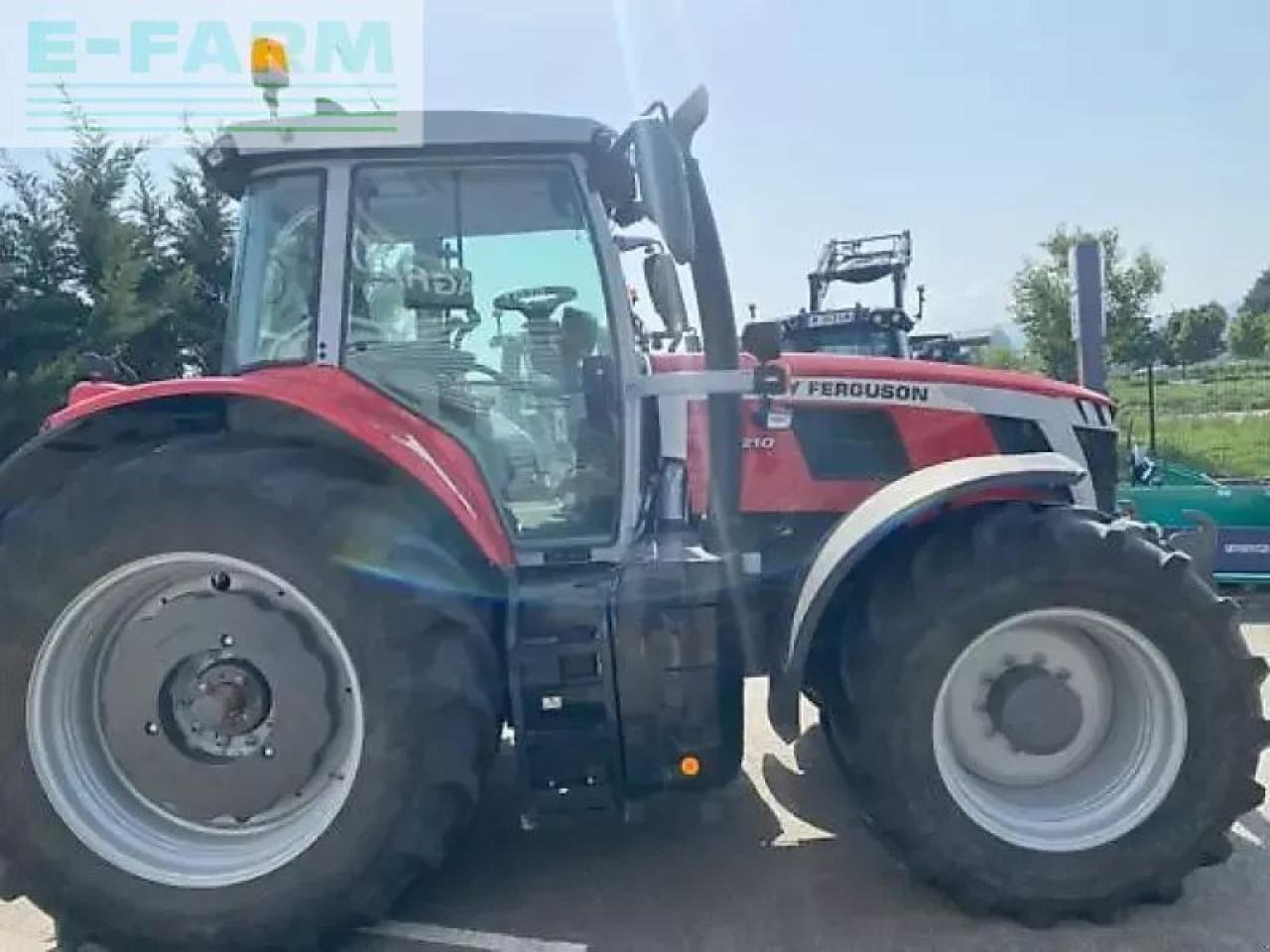 Massey Ferguson 7s210 - Трактор: снимка 4 Massey Ferguson 7s210 - Трактор: снимка 4