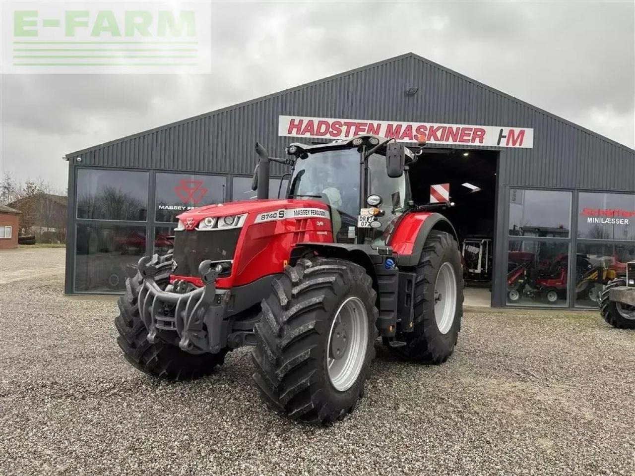 Massey Ferguson 8740s dyna vt exclusive Exclusive - Трактор: снимка 1 Massey Ferguson 8740s dyna vt exclusive Exclusive - Трактор: снимка 1