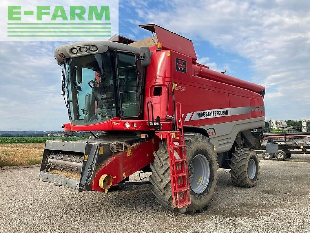 Massey Ferguson beta 7270 - Зърнокомбайн: снимка 1 Massey Ferguson beta 7270 - Зърнокомбайн: снимка 1