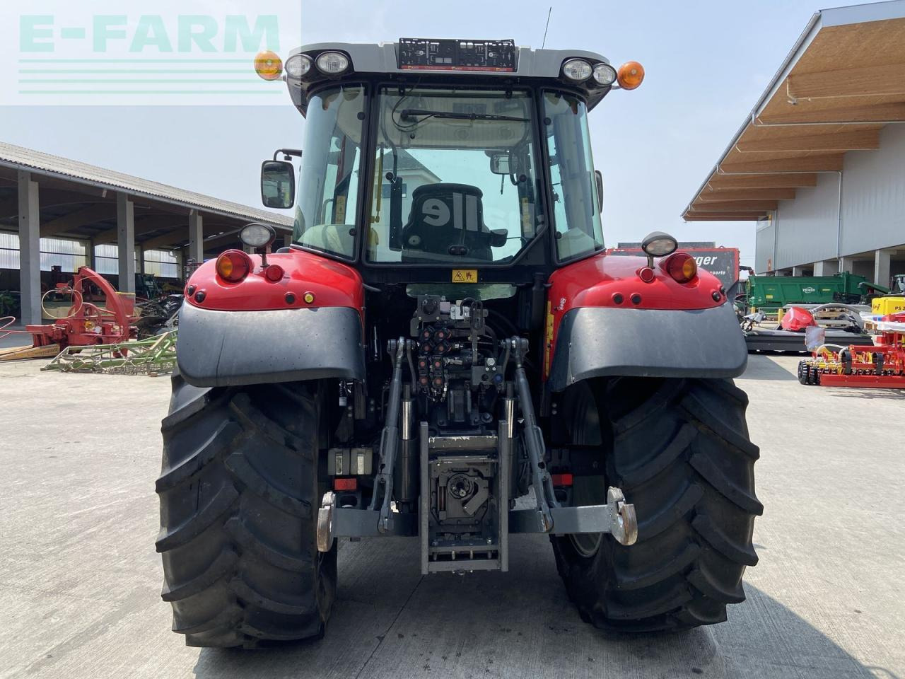 Massey Ferguson mf 5610 dyna-4 essential Essential - Трактор: снимка 4 Massey Ferguson mf 5610 dyna-4 essential Essential - Трактор: снимка 4