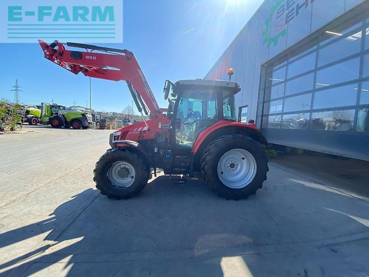 Massey Ferguson mf 5712 sl - Трактор: снимка 3 Massey Ferguson mf 5712 sl - Трактор: снимка 3