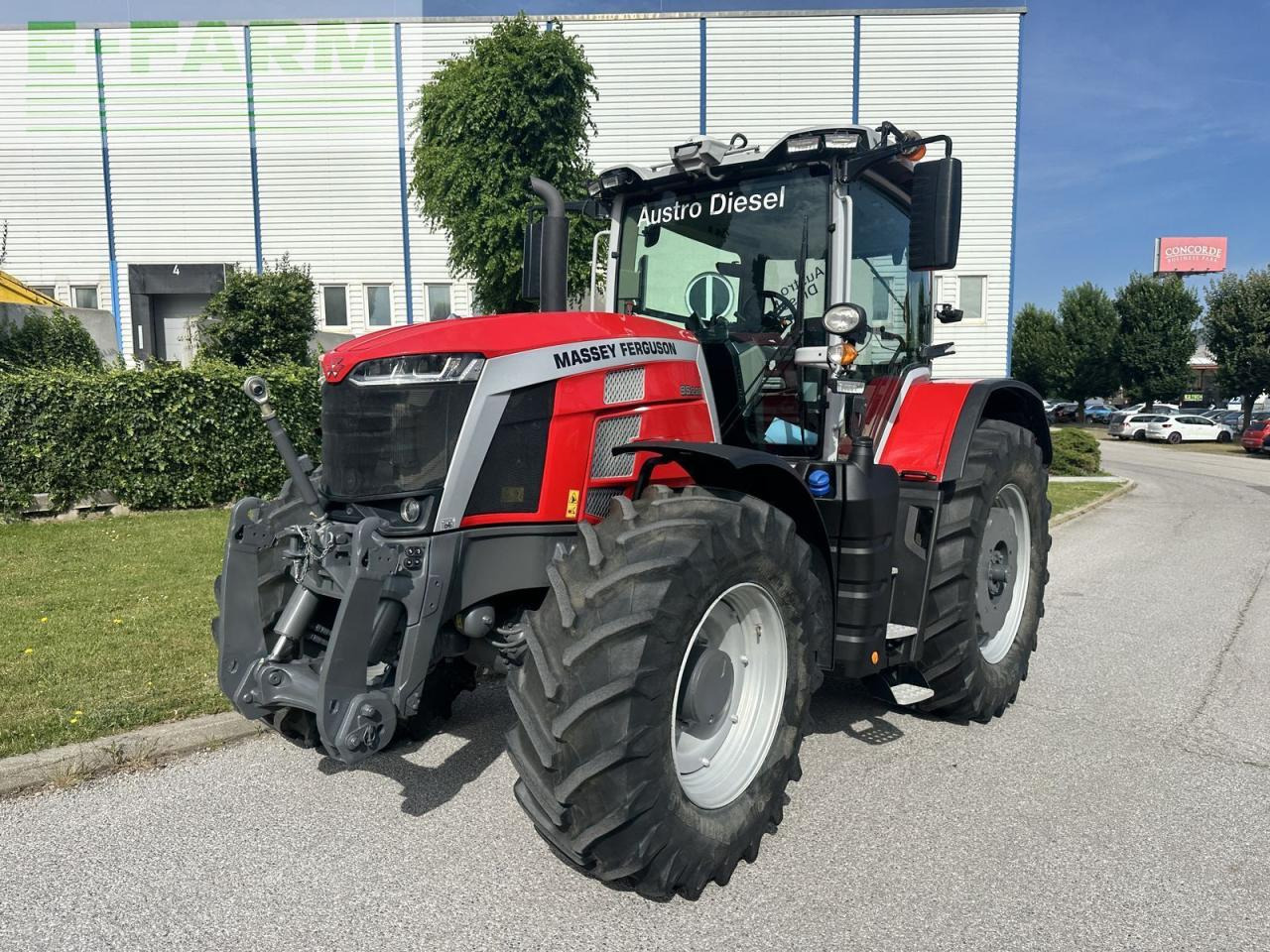 Massey Ferguson mf 8s.205 - Трактор: снимка 1 Massey Ferguson mf 8s.205 - Трактор: снимка 1