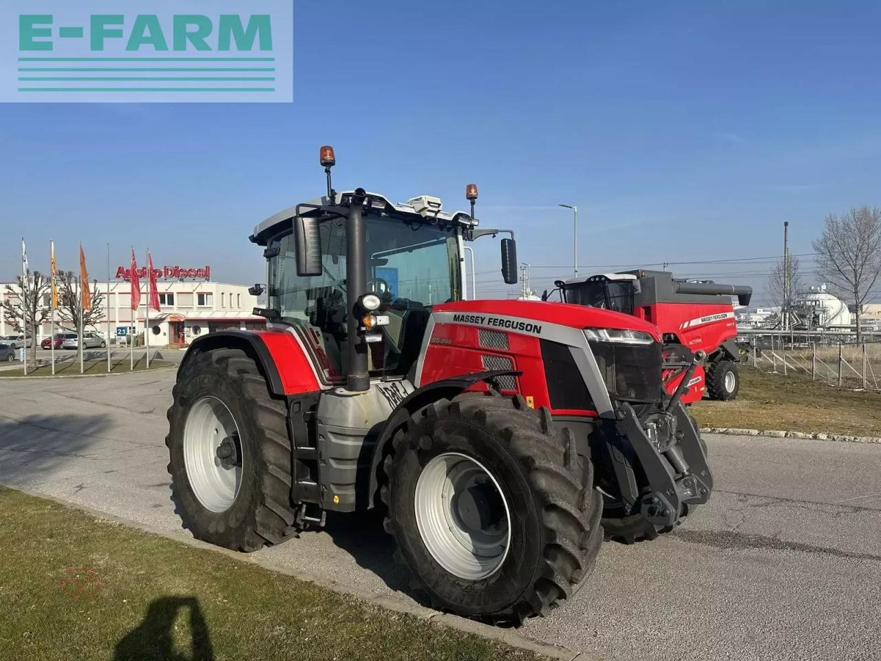 Massey Ferguson mf 8s.205 - Трактор: снимка 1 Massey Ferguson mf 8s.205 - Трактор: снимка 1