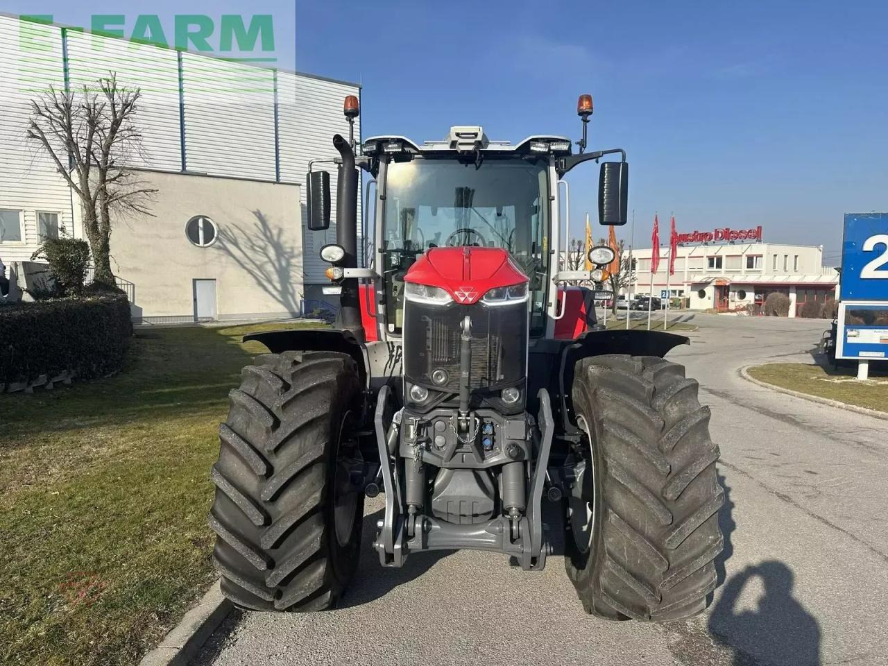 Massey Ferguson mf 8s.205 - Трактор: снимка 2 Massey Ferguson mf 8s.205 - Трактор: снимка 2