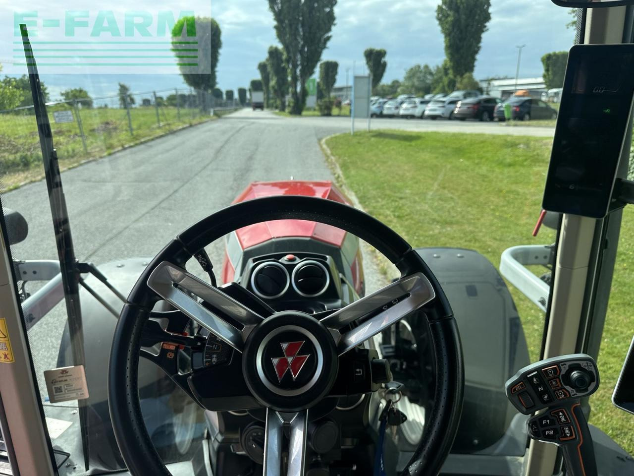 Massey Ferguson mf 8s.205 - Трактор: снимка 4 Massey Ferguson mf 8s.205 - Трактор: снимка 4