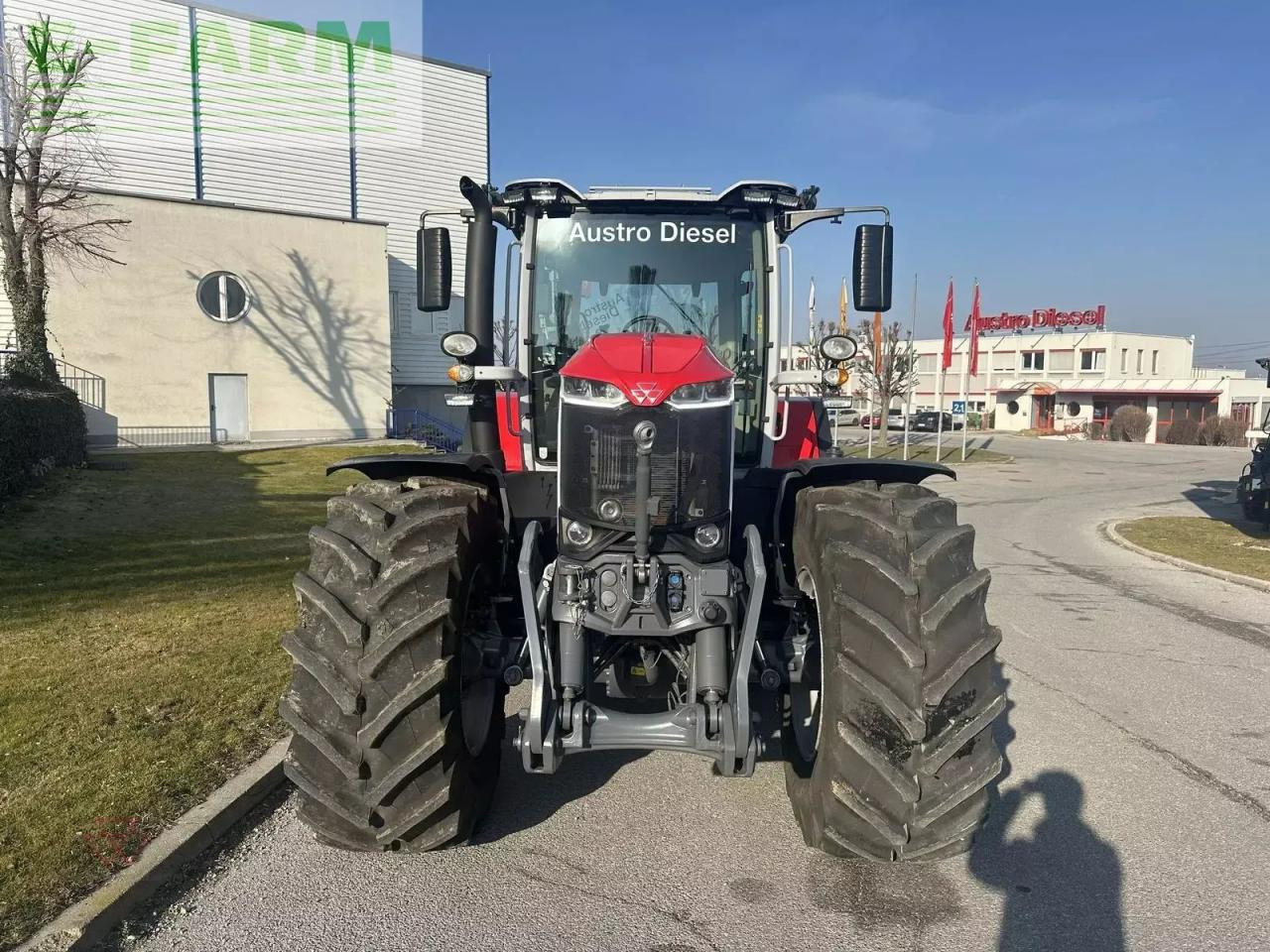 Massey Ferguson mf 8s.205 - Трактор: снимка 2 Massey Ferguson mf 8s.205 - Трактор: снимка 2
