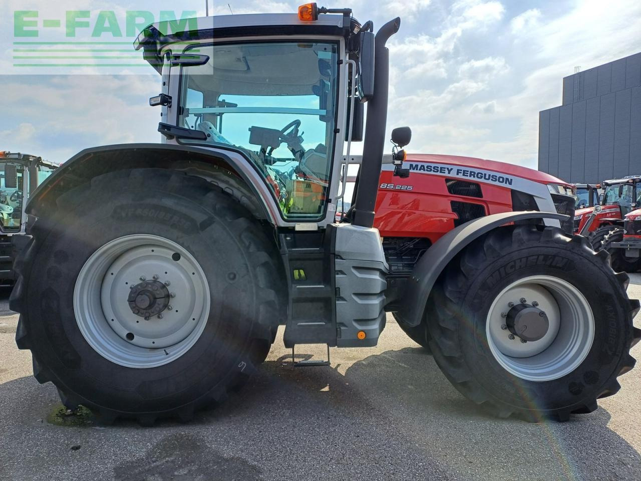 Трактор Massey Ferguson mf 8s.225: снимка 8