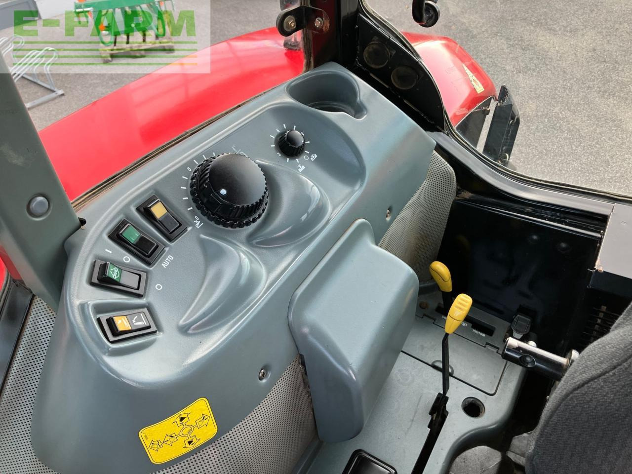 Трактор McCormick CX 75: снимка 41