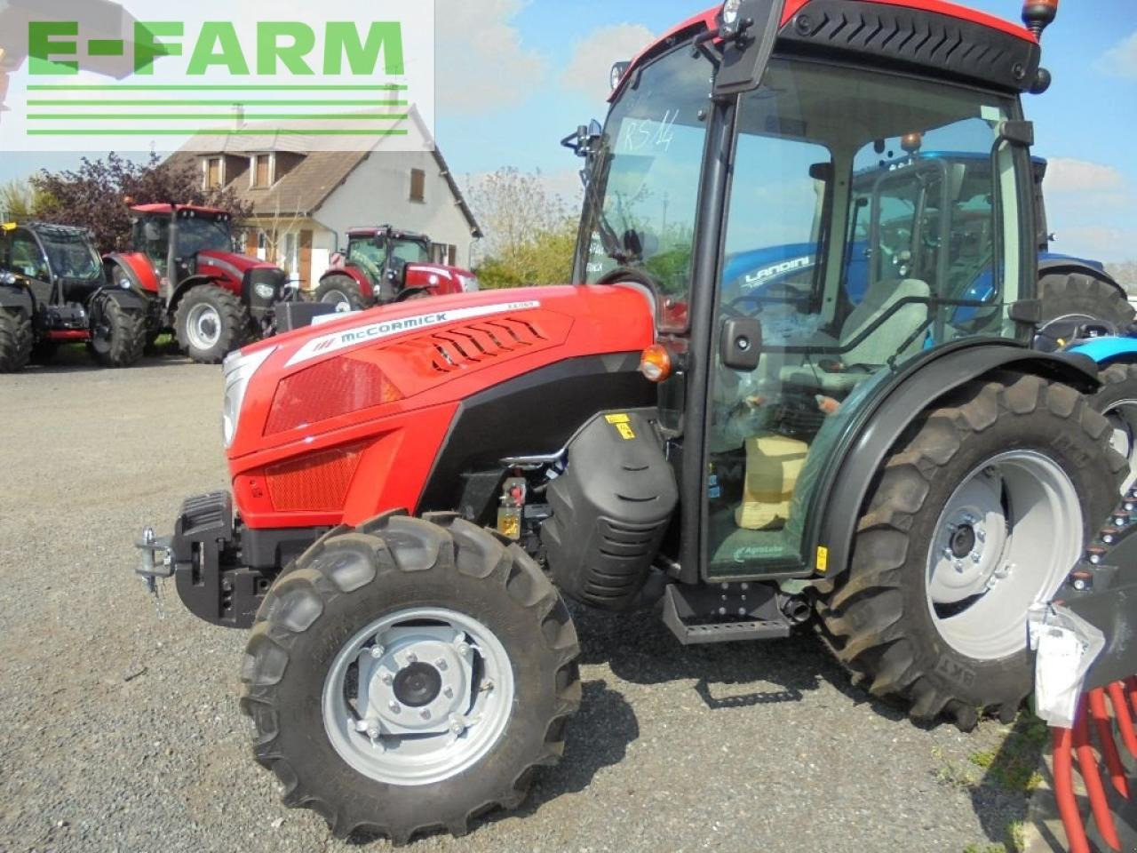 McCormick x2.055 - Трактор: снимка 1 McCormick x2.055 - Трактор: снимка 1