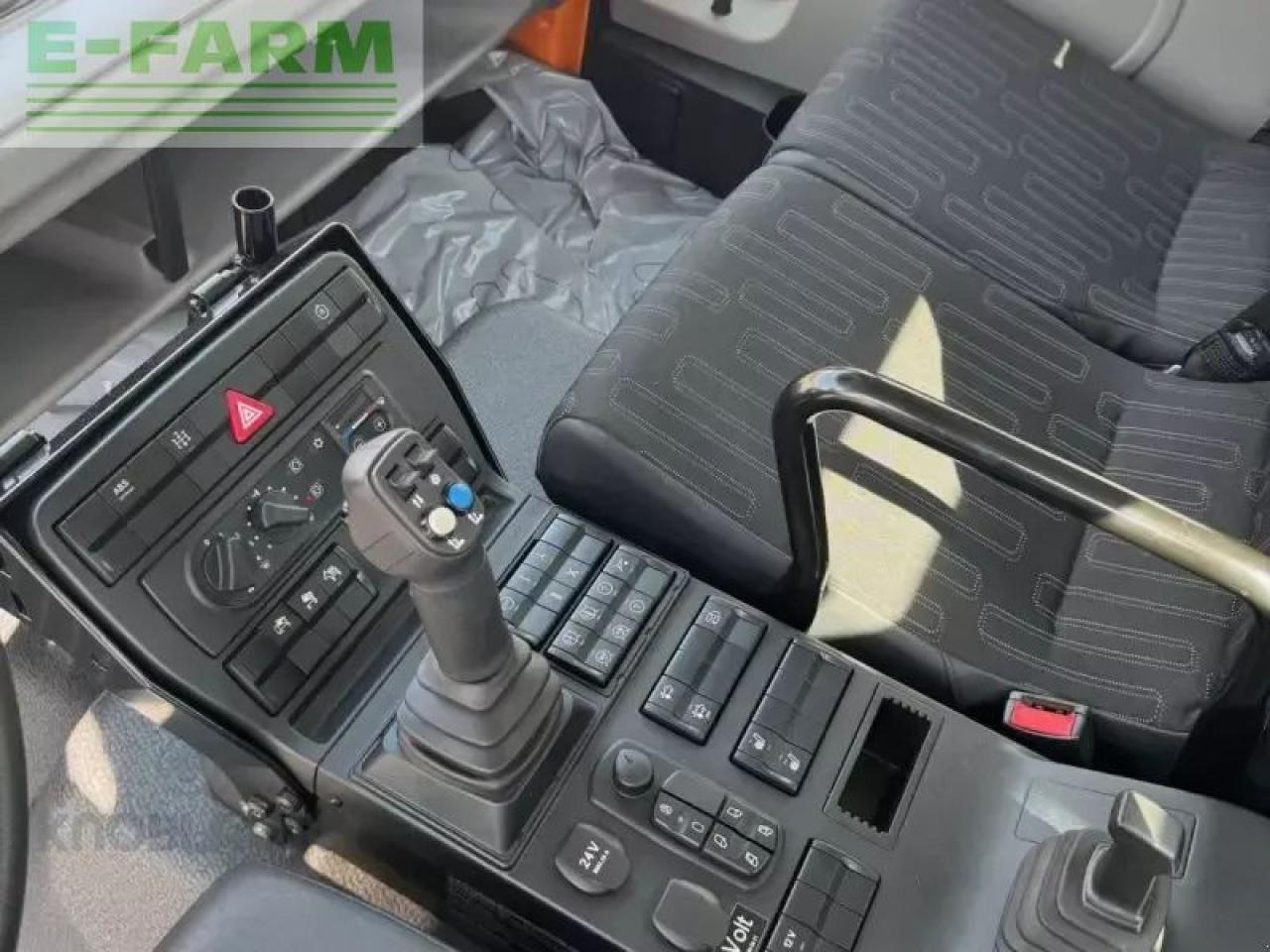 Mercedes-Benz u423 - Трактор: снимка 4 Mercedes-Benz u423 - Трактор: снимка 4