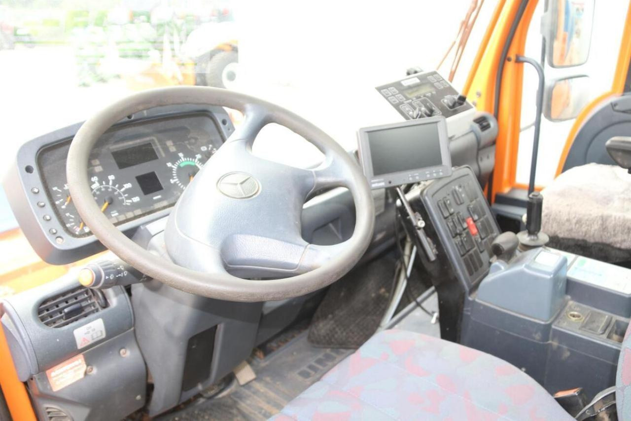 Снегорин Mercedes-Benz unimog u 400: снимка 6 Снегорин Mercedes-Benz unimog u 400: снимка 6