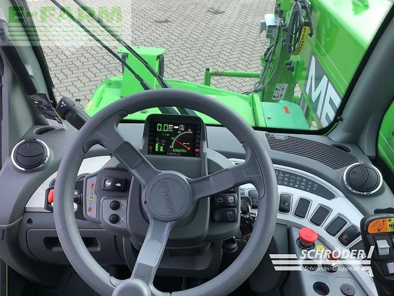 Телескопичен товарач Merlo p 40.17: снимка 14