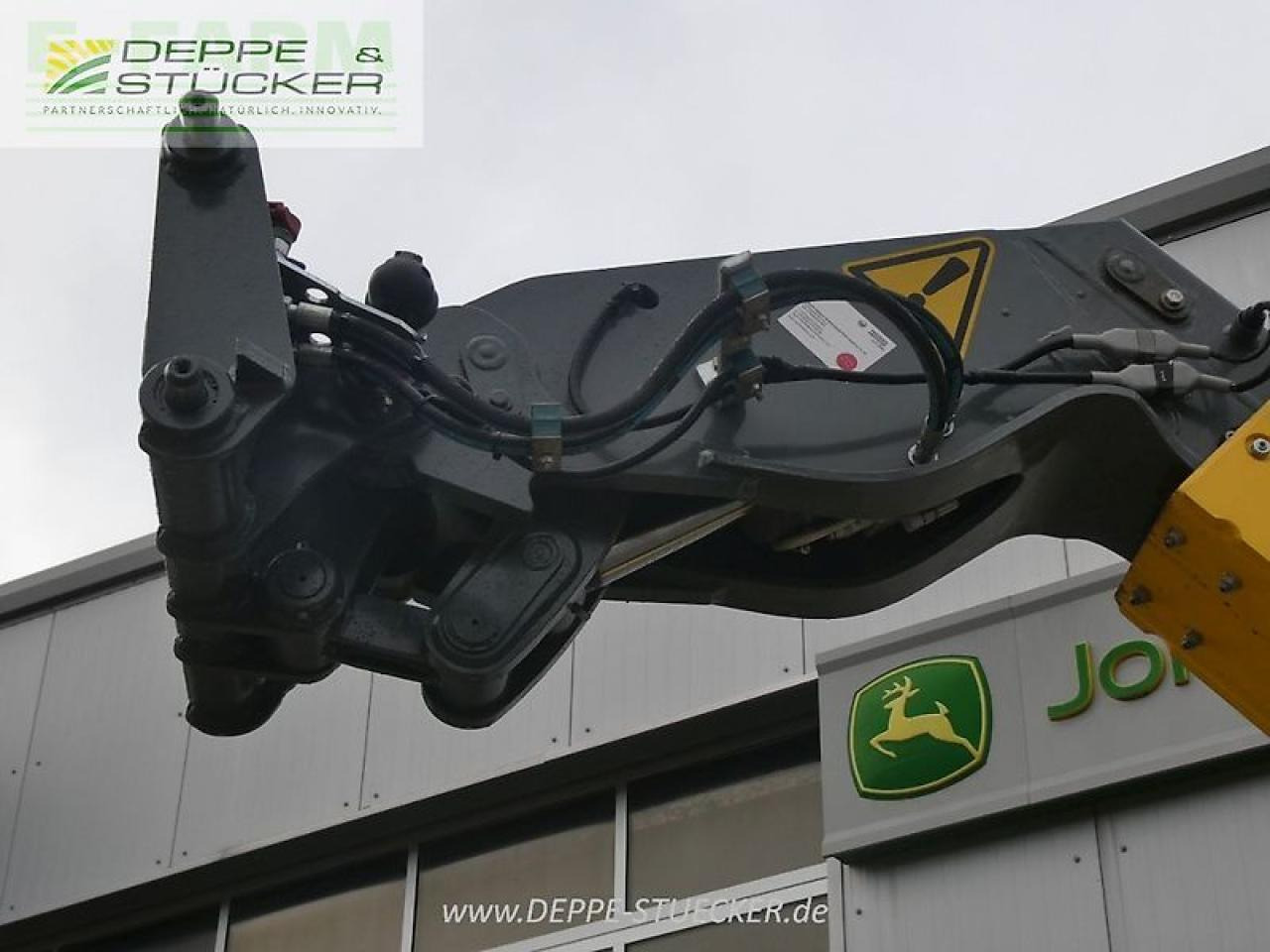 Телескопичен товарач Neuson th 627: снимка 14