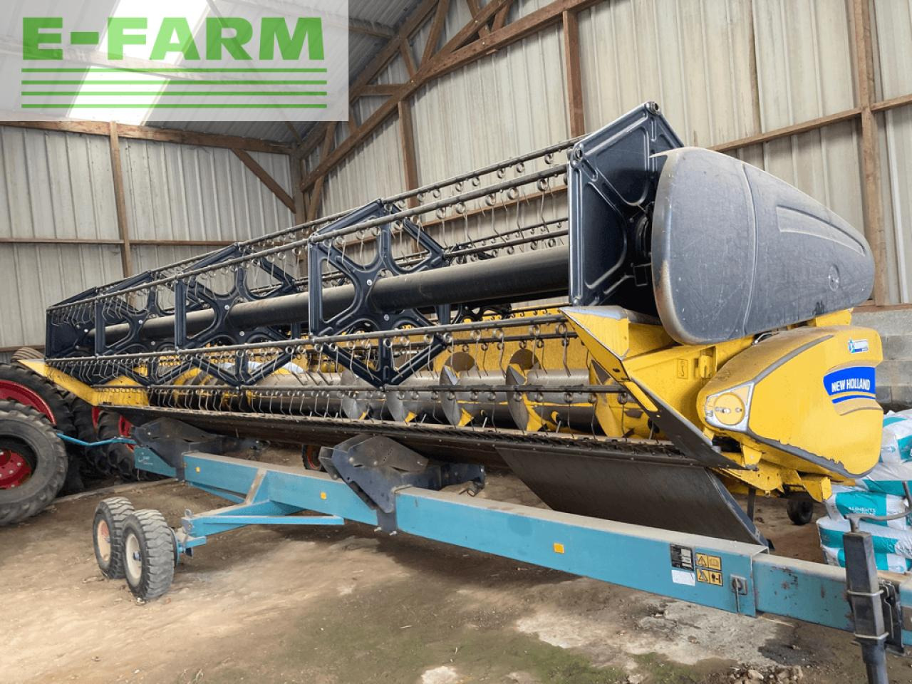 New Holland 7m30 - Хедер: снимка 2 New Holland 7m30 - Хедер: снимка 2