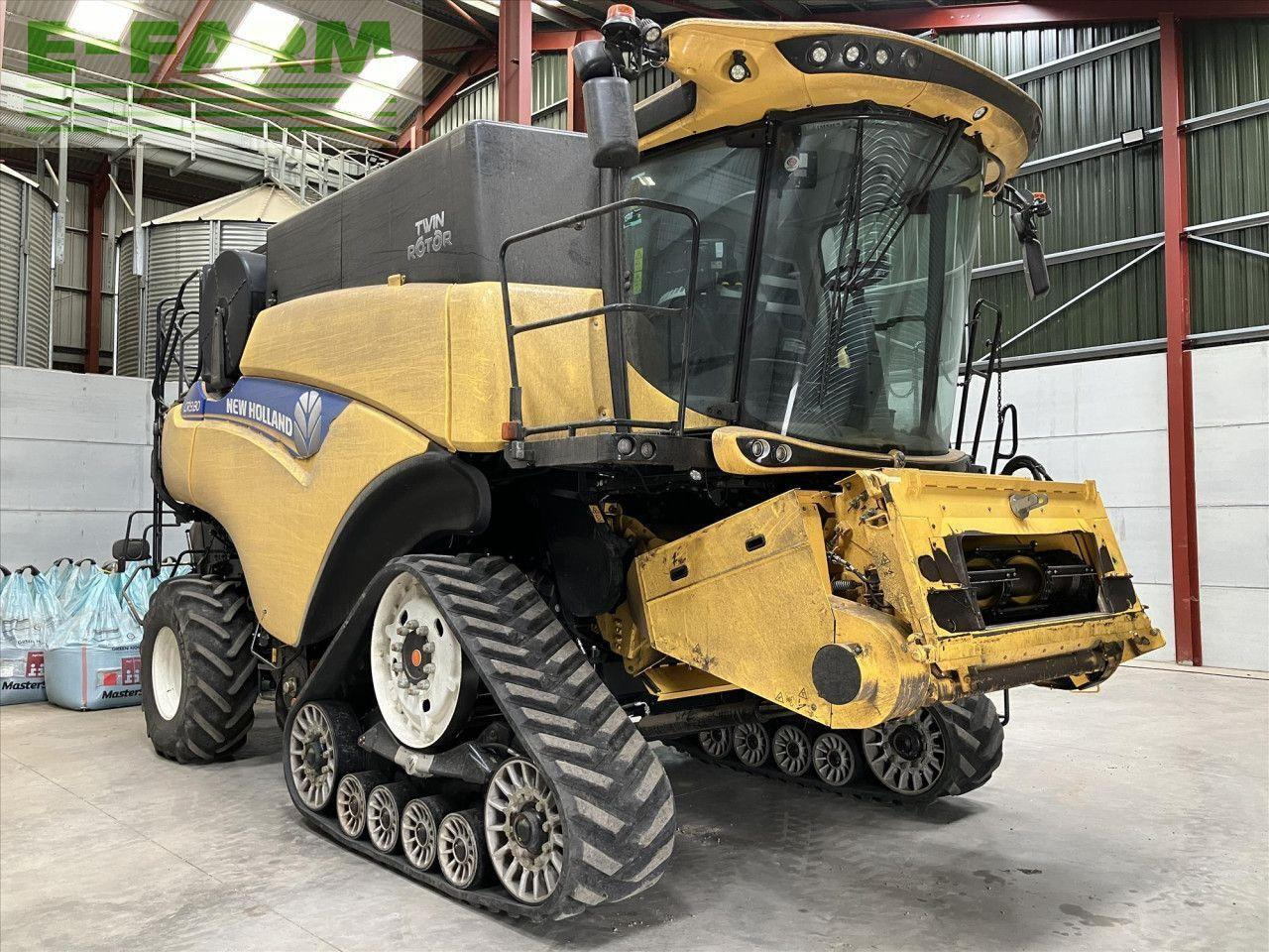 New Holland CR 9.80 - Зърнокомбайн: снимка 2 New Holland CR 9.80 - Зърнокомбайн: снимка 2
