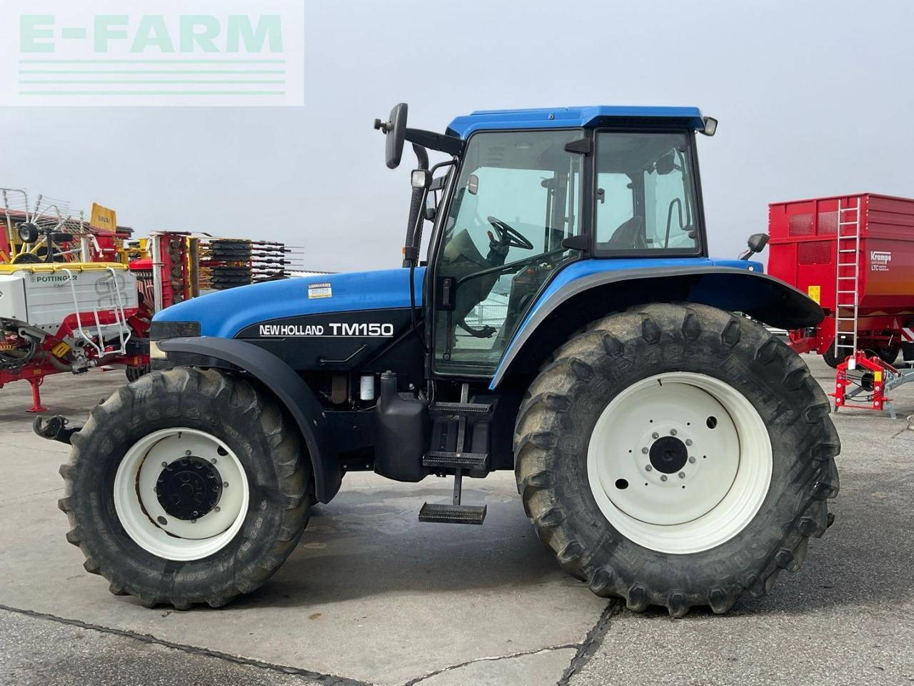 New Holland TM 150 - Трактор: снимка 2 New Holland TM 150 - Трактор: снимка 2