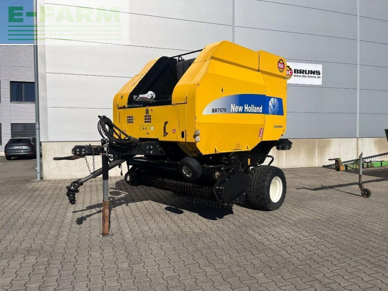 New Holland br 7070 rotorschneidwerk - Сламопреса за квадратни бали: снимка 2 New Holland br 7070 rotorschneidwerk - Сламопреса за квадратни бали: снимка 2