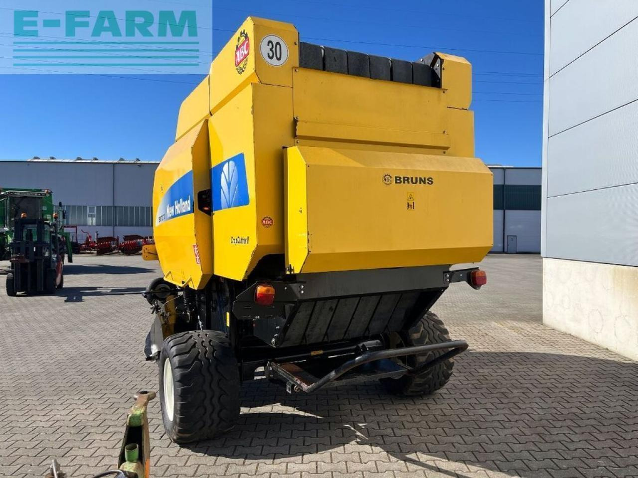 New Holland br 7070 rotorschneidwerk - Сламопреса за квадратни бали: снимка 3 New Holland br 7070 rotorschneidwerk - Сламопреса за квадратни бали: снимка 3