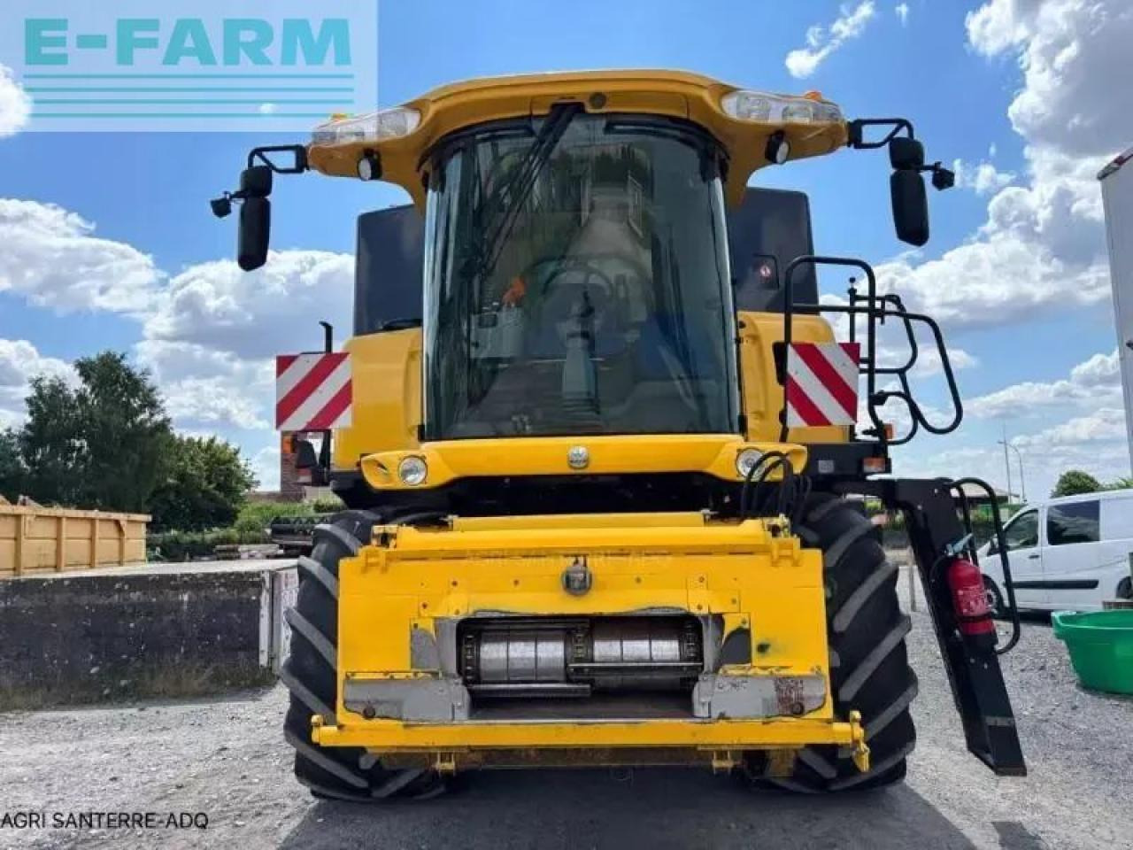 New Holland cr 8070 - Зърнокомбайн: снимка 2 New Holland cr 8070 - Зърнокомбайн: снимка 2