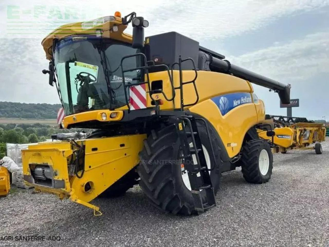 New Holland cr 9070 - Зърнокомбайн: снимка 3 New Holland cr 9070 - Зърнокомбайн: снимка 3