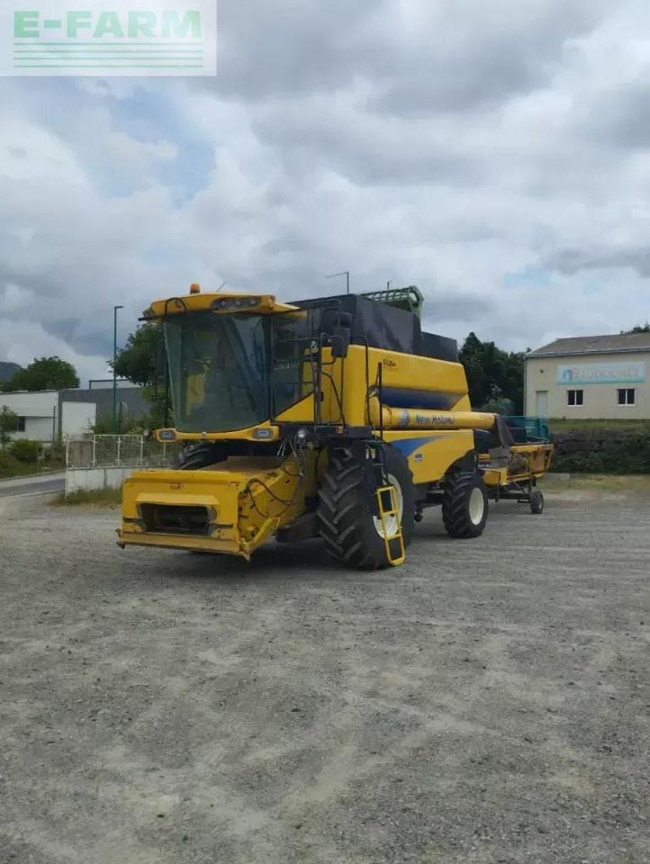 New Holland csx 7050 - Зърнокомбайн: снимка 1 New Holland csx 7050 - Зърнокомбайн: снимка 1