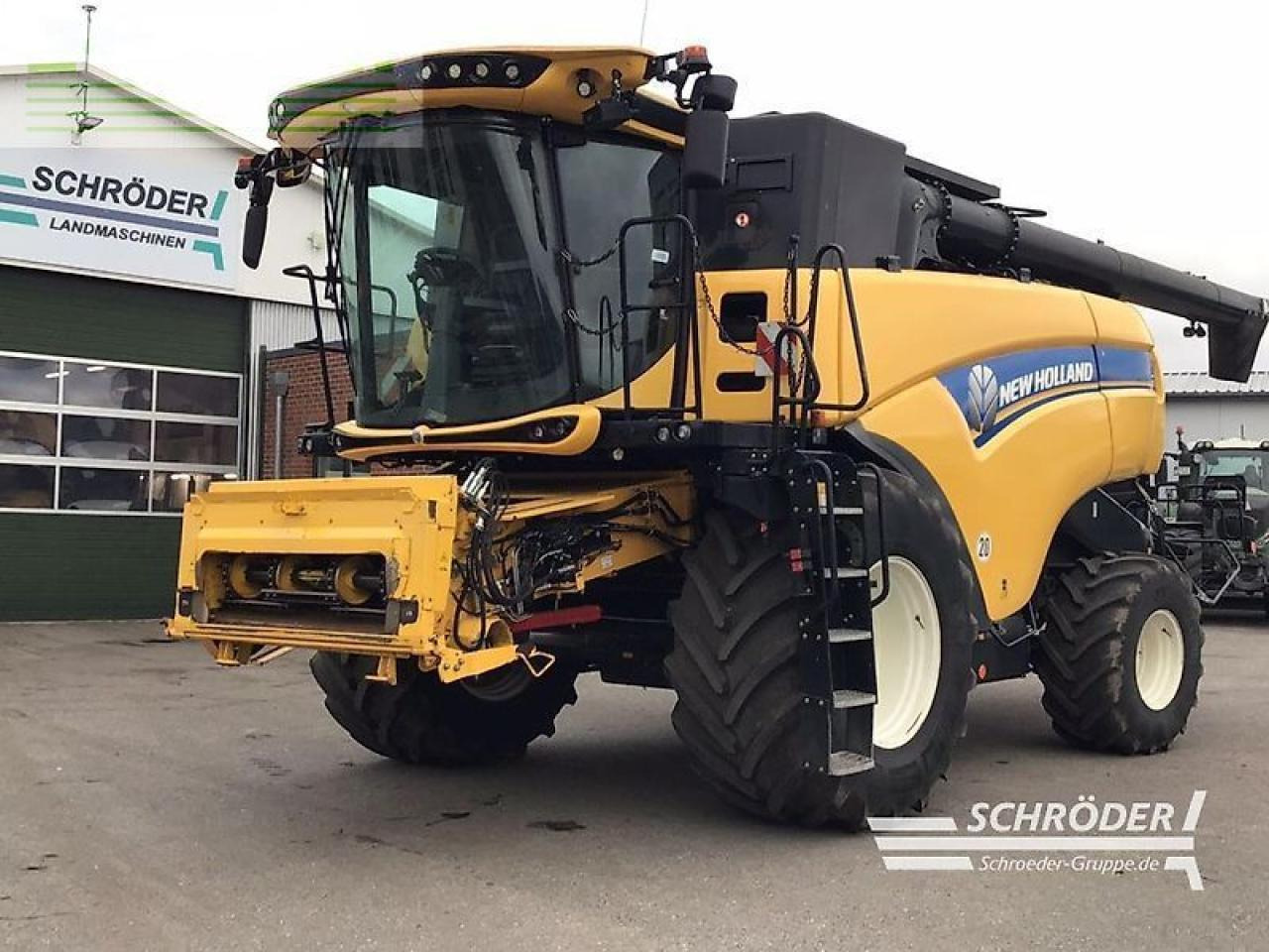 New Holland cx 8.85 + schneidwerk 7,60m - Зърнокомбайн: снимка 1 New Holland cx 8.85 + schneidwerk 7,60m - Зърнокомбайн: снимка 1