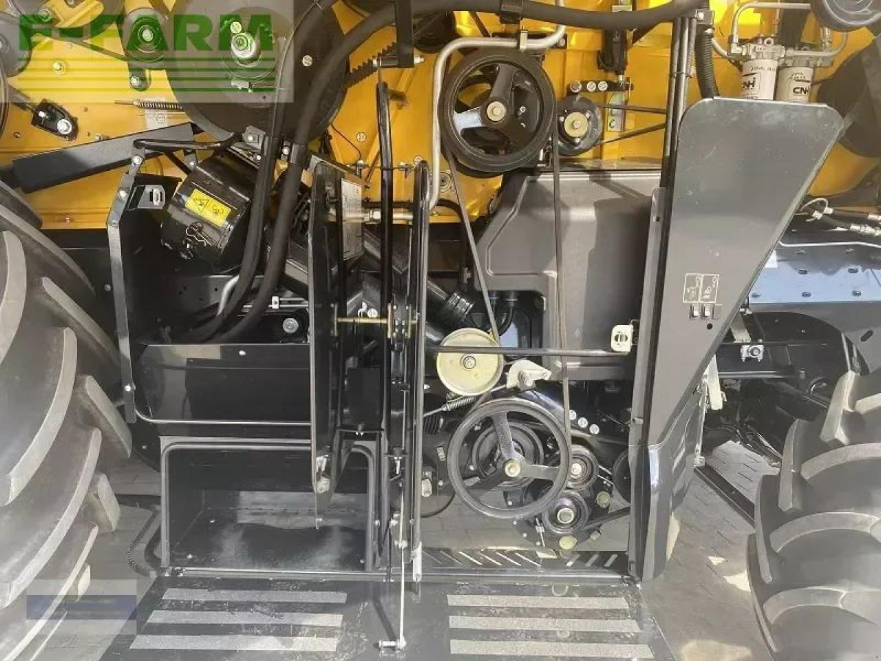 Зърнокомбайн New Holland cx 8.90: снимка 10 Зърнокомбайн New Holland cx 8.90: снимка 10