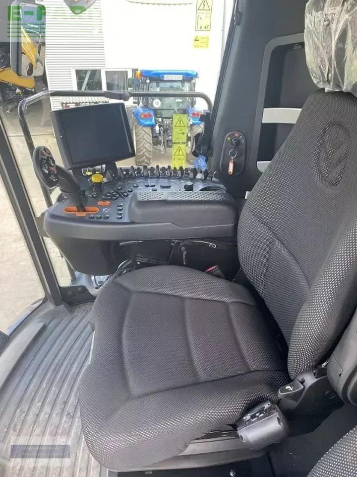 Зърнокомбайн New Holland cx 8.90: снимка 15 Зърнокомбайн New Holland cx 8.90: снимка 15