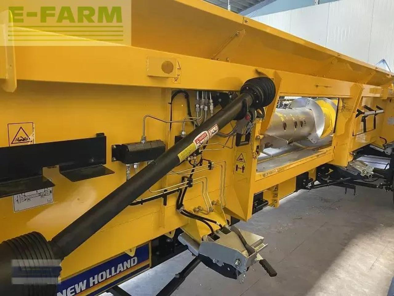 Зърнокомбайн New Holland cx 8.90: снимка 18 Зърнокомбайн New Holland cx 8.90: снимка 18