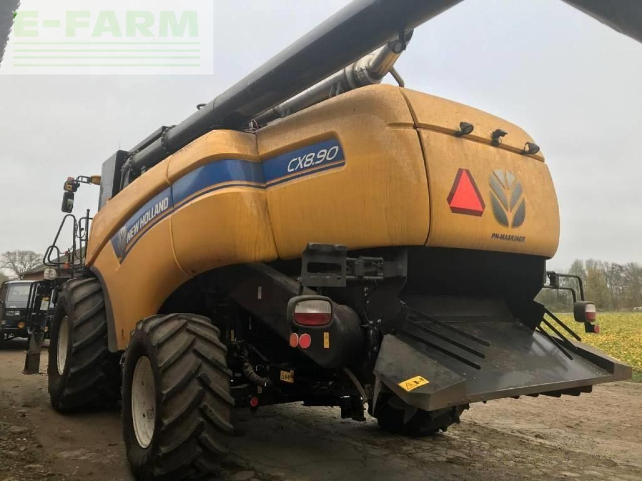 New Holland cx 8.90 slh - Зърнокомбайн: снимка 4 New Holland cx 8.90 slh - Зърнокомбайн: снимка 4