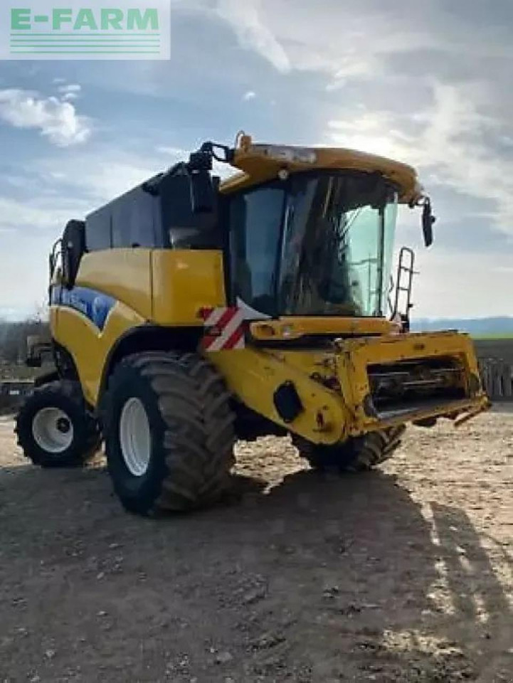 New Holland cx 8090 - Зърнокомбайн: снимка 2 New Holland cx 8090 - Зърнокомбайн: снимка 2