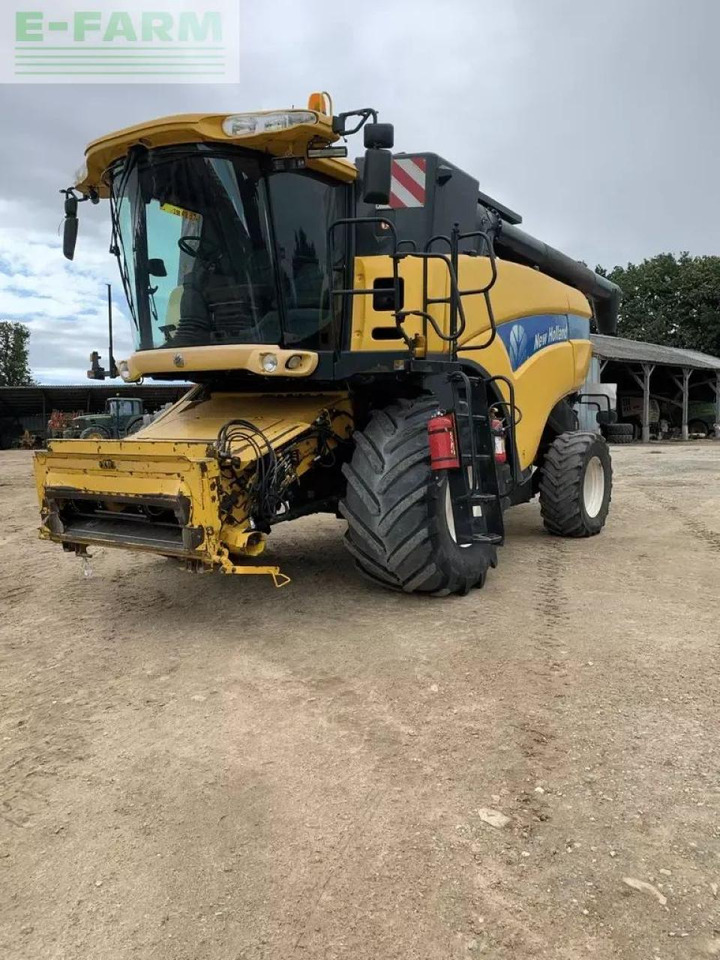 New Holland cx 880 hd - Зърнокомбайн: снимка 2 New Holland cx 880 hd - Зърнокомбайн: снимка 2