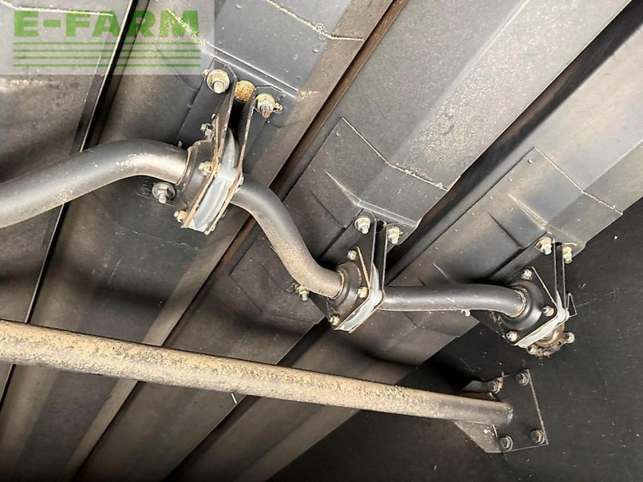 Зърнокомбайн New Holland cx8070 (cx8060,cx8080): снимка 17 Зърнокомбайн New Holland cx8070 (cx8060,cx8080): снимка 17