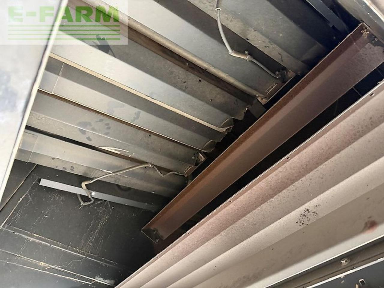 Зърнокомбайн New Holland cx8070 (cx8060,cx8080): снимка 12 Зърнокомбайн New Holland cx8070 (cx8060,cx8080): снимка 12