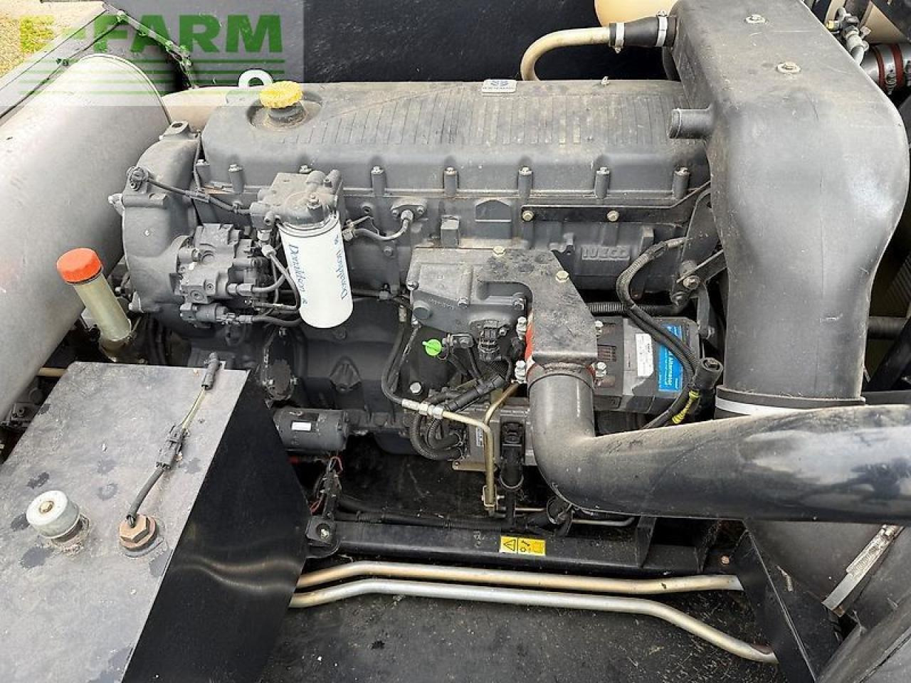 Зърнокомбайн New Holland cx8070 (cx8060,cx8080): снимка 33 Зърнокомбайн New Holland cx8070 (cx8060,cx8080): снимка 33