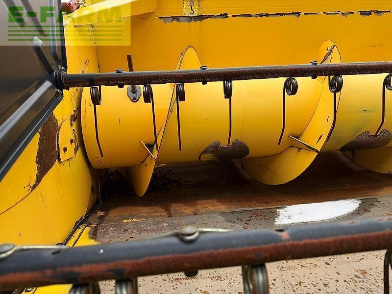 Зърнокомбайн New Holland cx8070 (cx8060,cx8080): снимка 37 Зърнокомбайн New Holland cx8070 (cx8060,cx8080): снимка 37