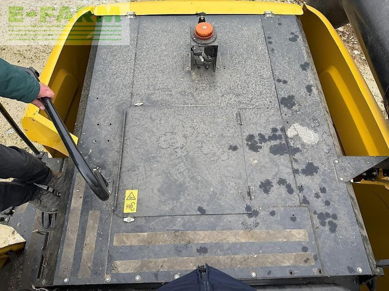 Зърнокомбайн New Holland cx8070 (cx8060,cx8080): снимка 29 Зърнокомбайн New Holland cx8070 (cx8060,cx8080): снимка 29