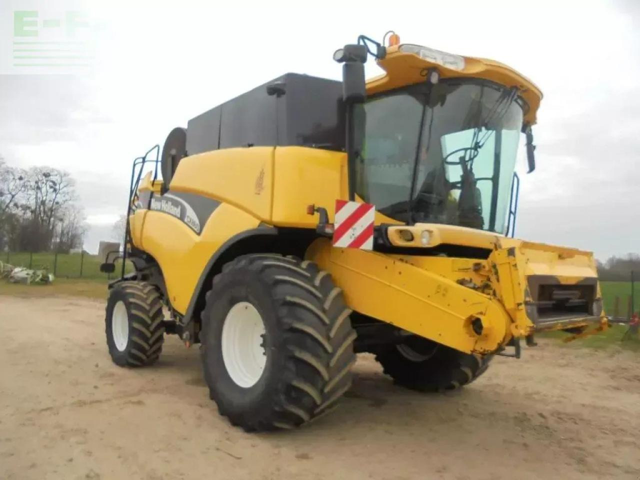 New Holland cx860sl - Зърнокомбайн: снимка 4 New Holland cx860sl - Зърнокомбайн: снимка 4