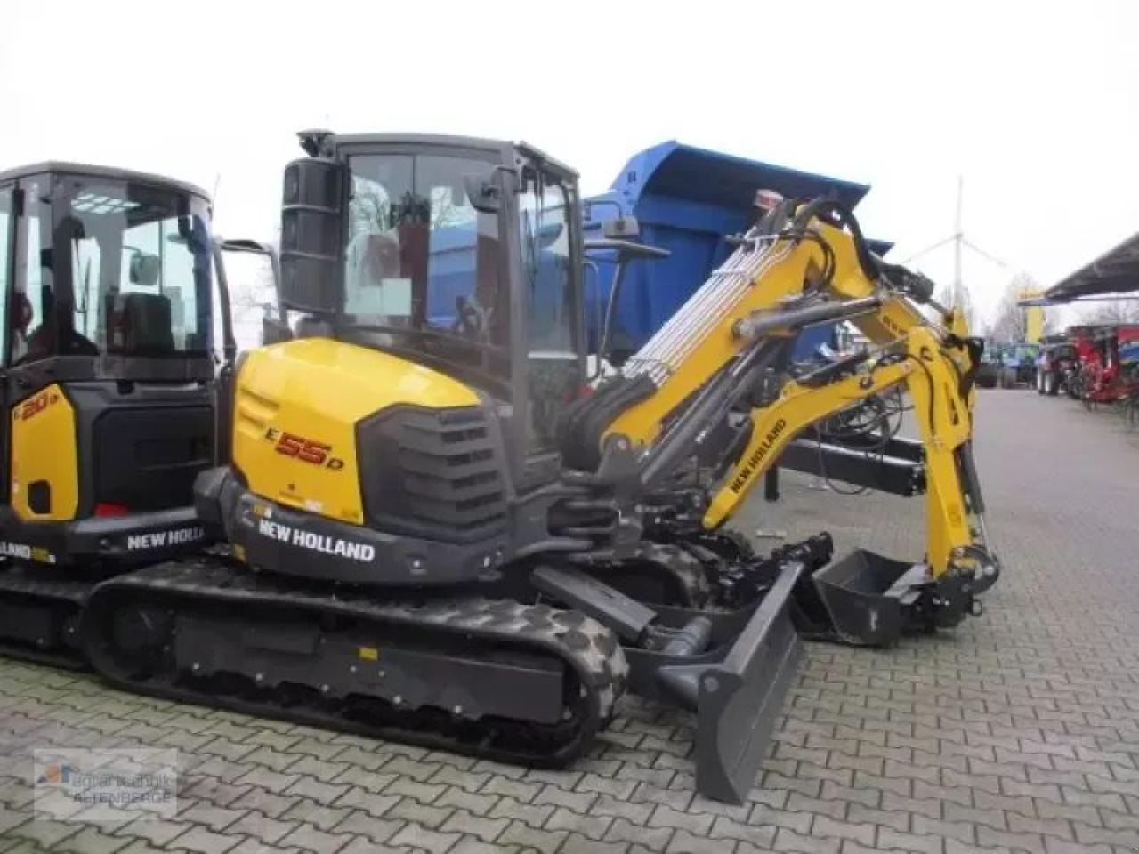 Мини багер New Holland e55d: снимка 6