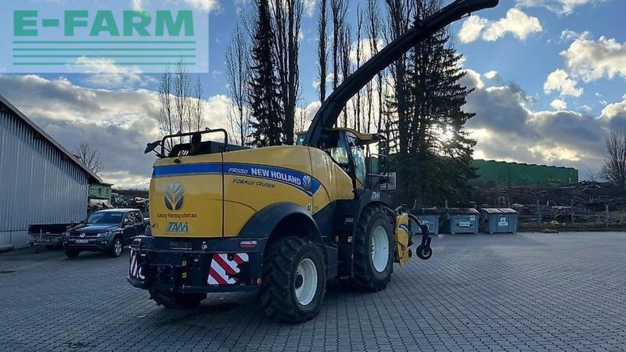 New Holland fr 550 häcksler inkl. pickup + maisgebiss bruttopreis - Силажокомбайн: снимка 4 New Holland fr 550 häcksler inkl. pickup + maisgebiss bruttopreis - Силажокомбайн: снимка 4