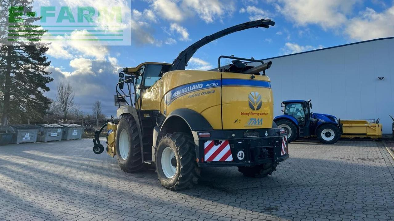 New Holland fr 550 häcksler inkl. pickup und maisgebiss - Силажокомбайн: снимка 3 New Holland fr 550 häcksler inkl. pickup und maisgebiss - Силажокомбайн: снимка 3