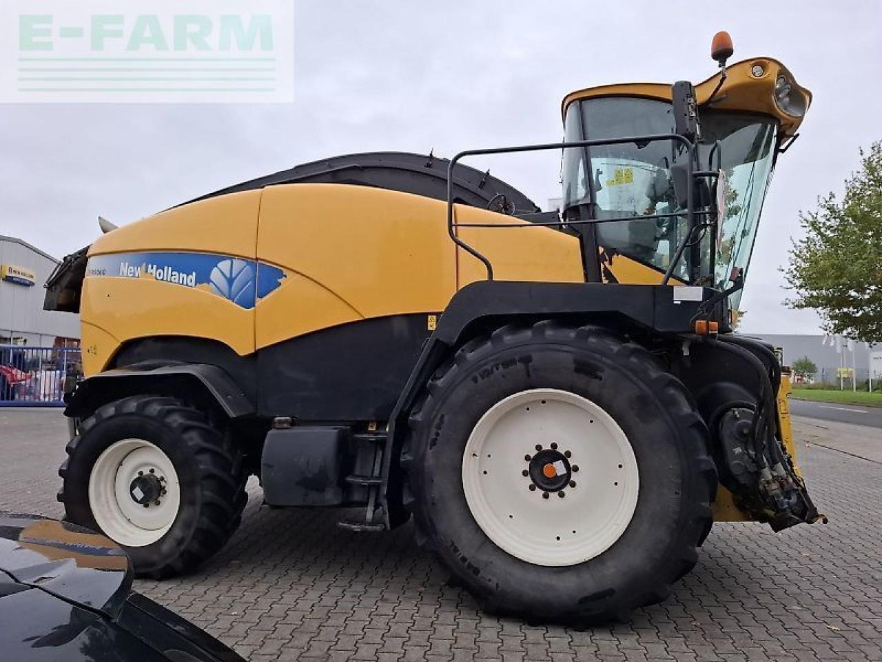 New Holland fr9060 / fr 9060 mit allrad - Силажокомбайн: снимка 5 New Holland fr9060 / fr 9060 mit allrad - Силажокомбайн: снимка 5