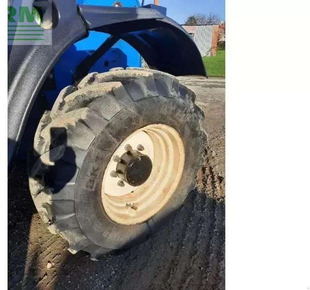 New Holland lm7-42 - Телескопичен товарач: снимка 4 New Holland lm7-42 - Телескопичен товарач: снимка 4