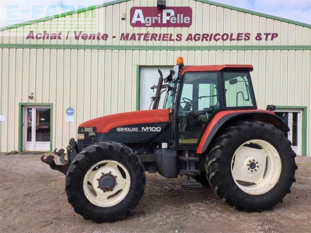 New Holland m100 - Трактор: снимка 1 New Holland m100 - Трактор: снимка 1