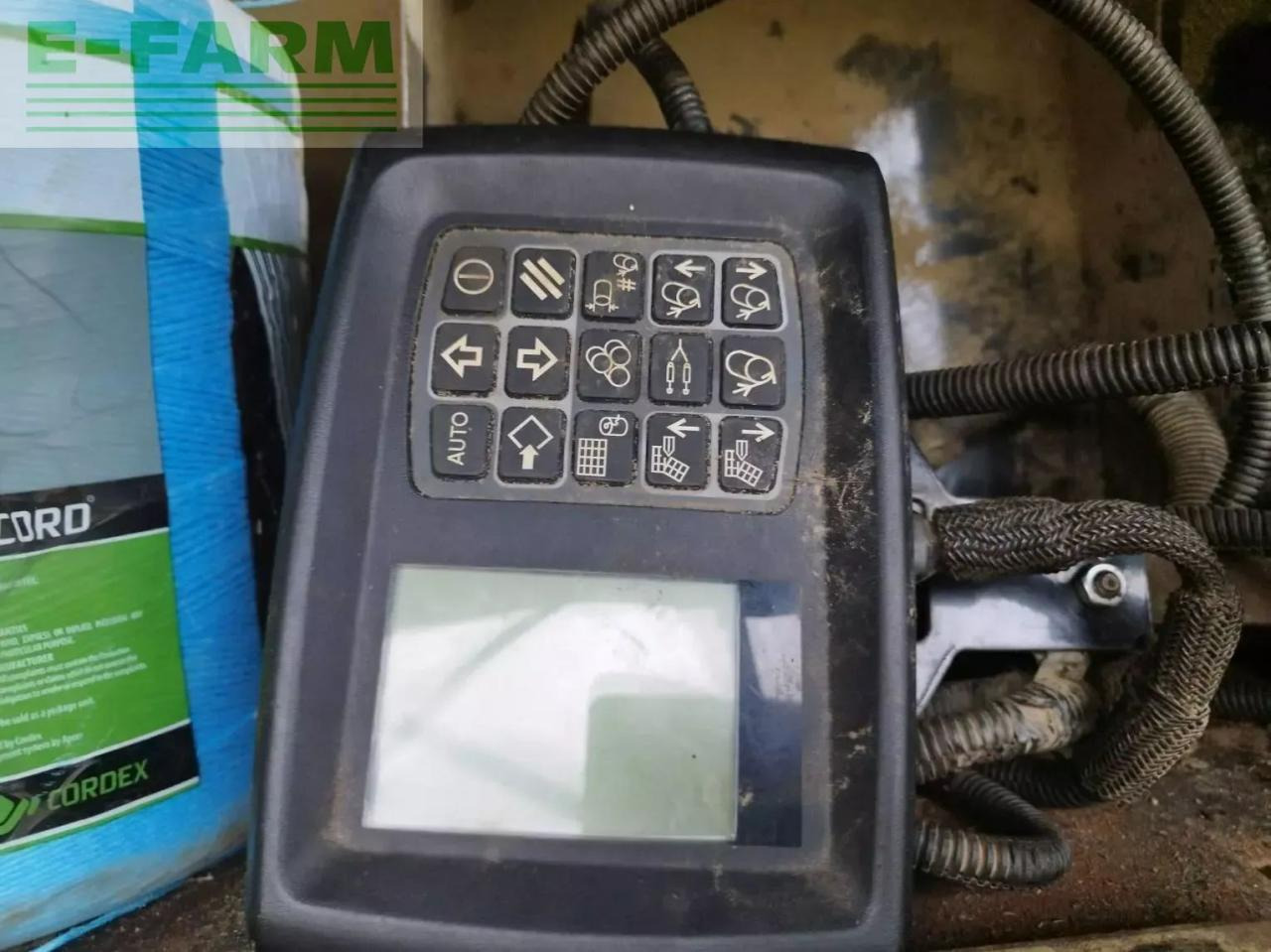 New Holland presse à balles rondes roll-belt 150 superfeed new - Сламопреса за квадратни бали: снимка 2 New Holland presse à balles rondes roll-belt 150 superfeed new - Сламопреса за квадратни бали: снимка 2