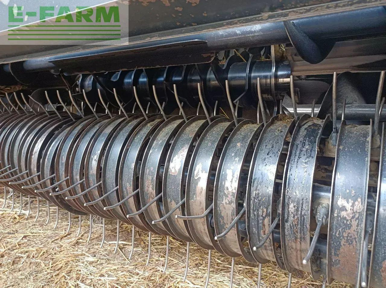 New Holland rb 180 superfeed - Сламопреса за квадратни бали: снимка 3 New Holland rb 180 superfeed - Сламопреса за квадратни бали: снимка 3