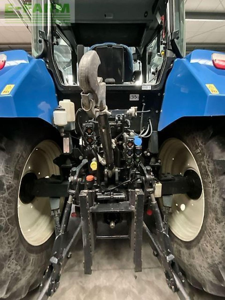 New Holland t 5.105 electro command - Трактор: снимка 3 New Holland t 5.105 electro command - Трактор: снимка 3