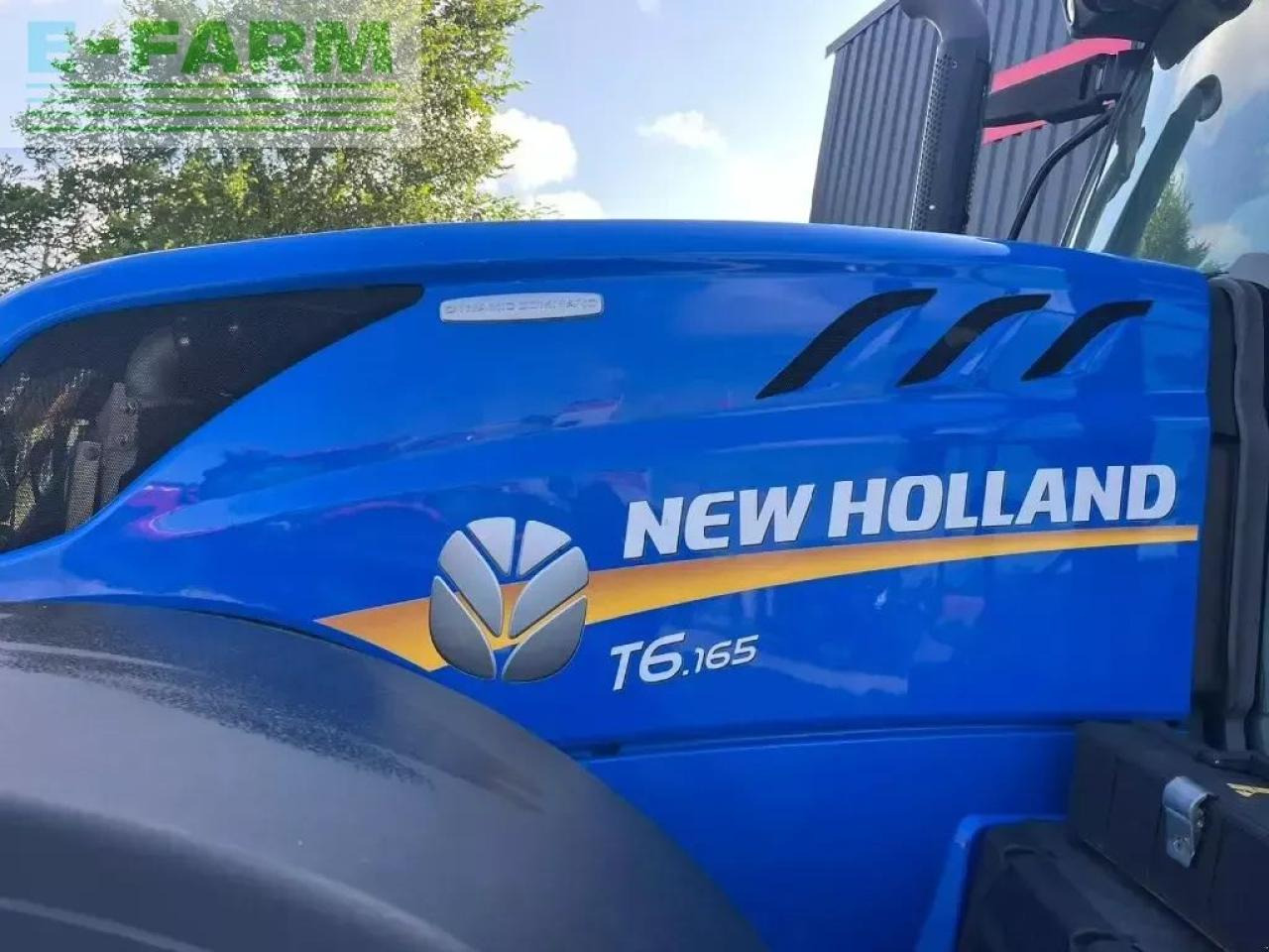 New Holland t 6.165 - Трактор: снимка 2 New Holland t 6.165 - Трактор: снимка 2