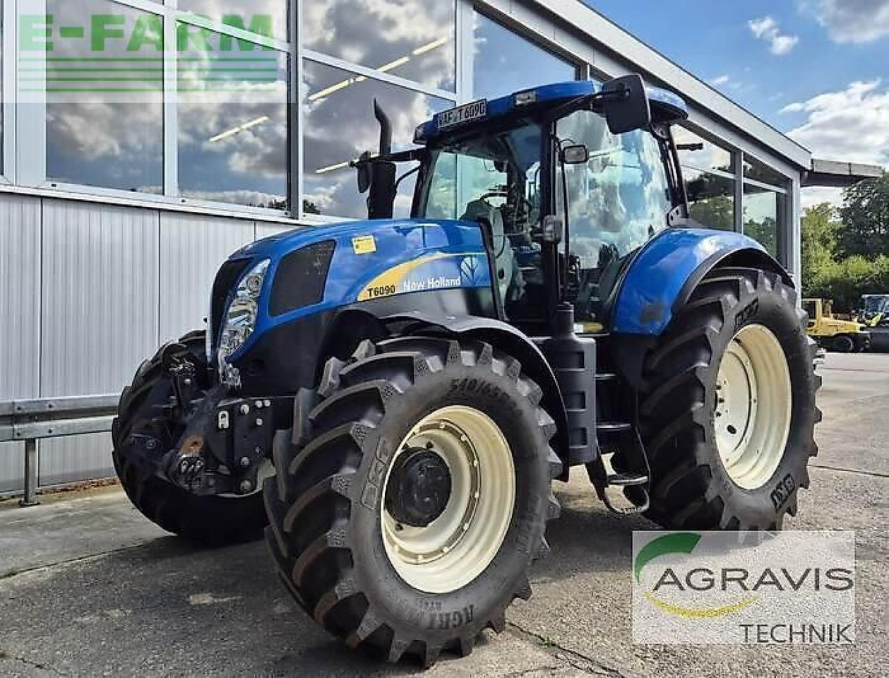 New Holland t 6090 pc - Трактор: снимка 2 New Holland t 6090 pc - Трактор: снимка 2