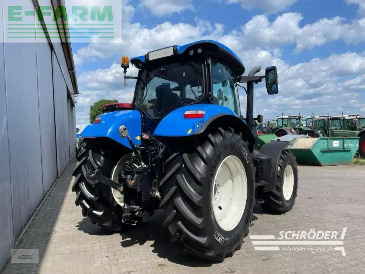 Трактор New Holland t 7.210: снимка 9